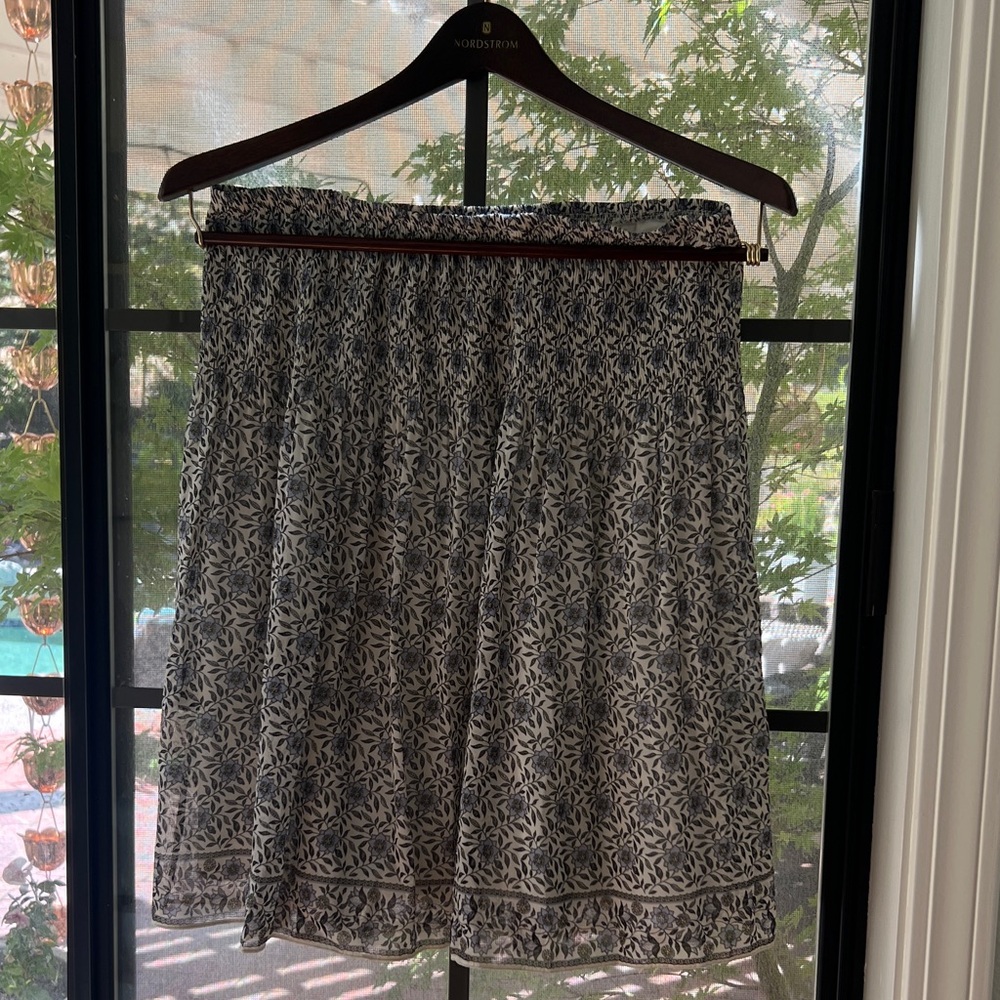 Max Studio Black and White Leaf Print Mini Dress